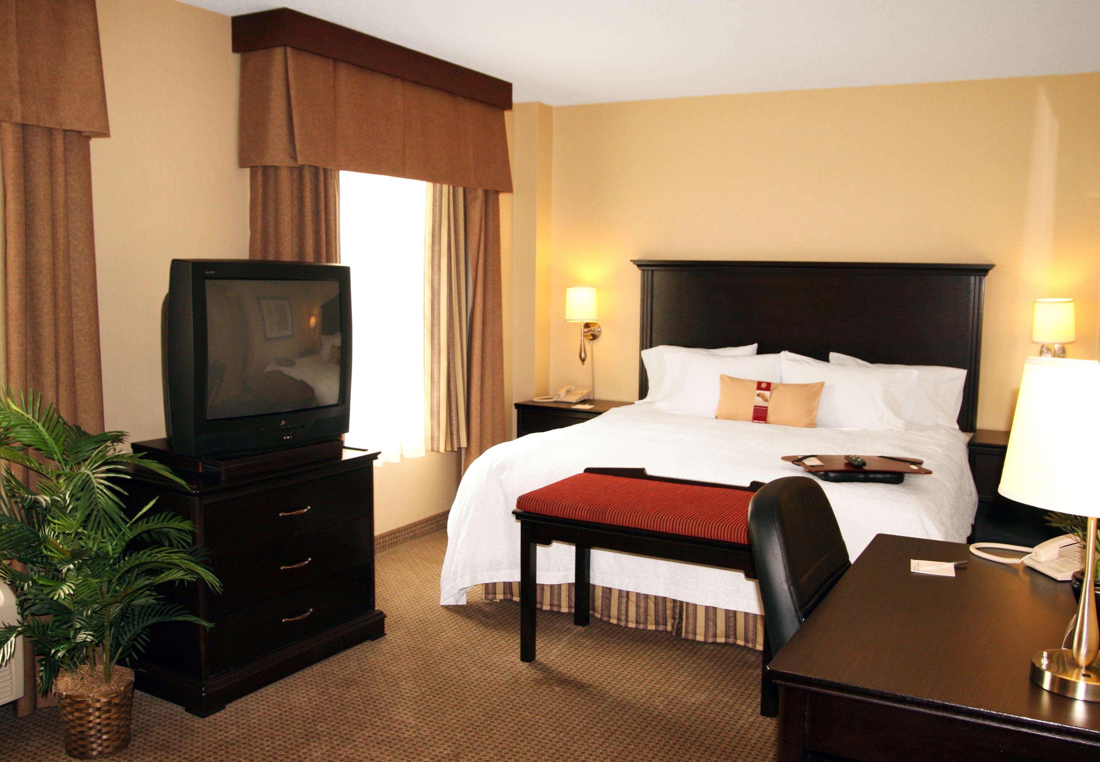 Hampton Inn & Suites לאוול מראה חיצוני תמונה
