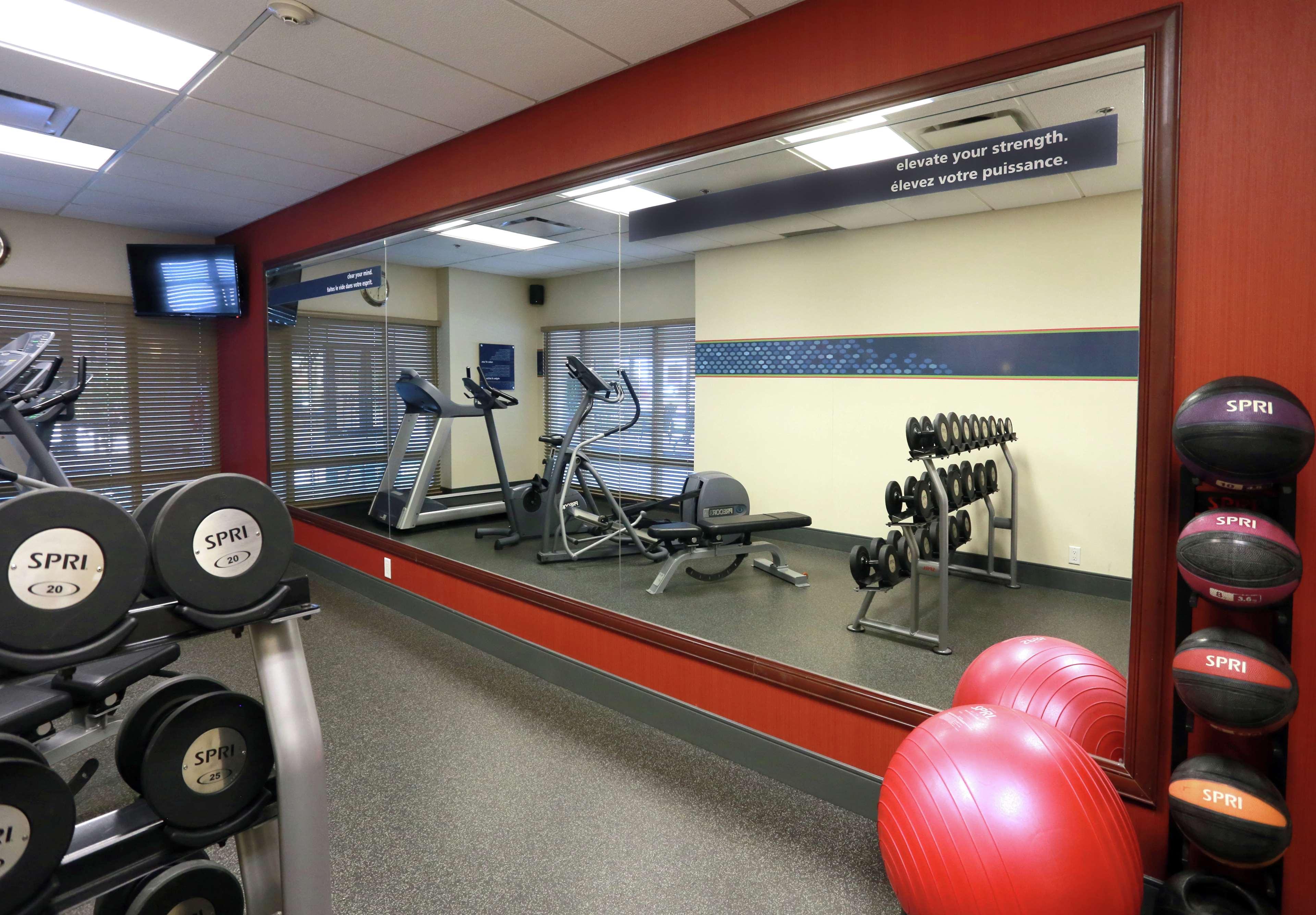 Hampton Inn & Suites לאוול מראה חיצוני תמונה