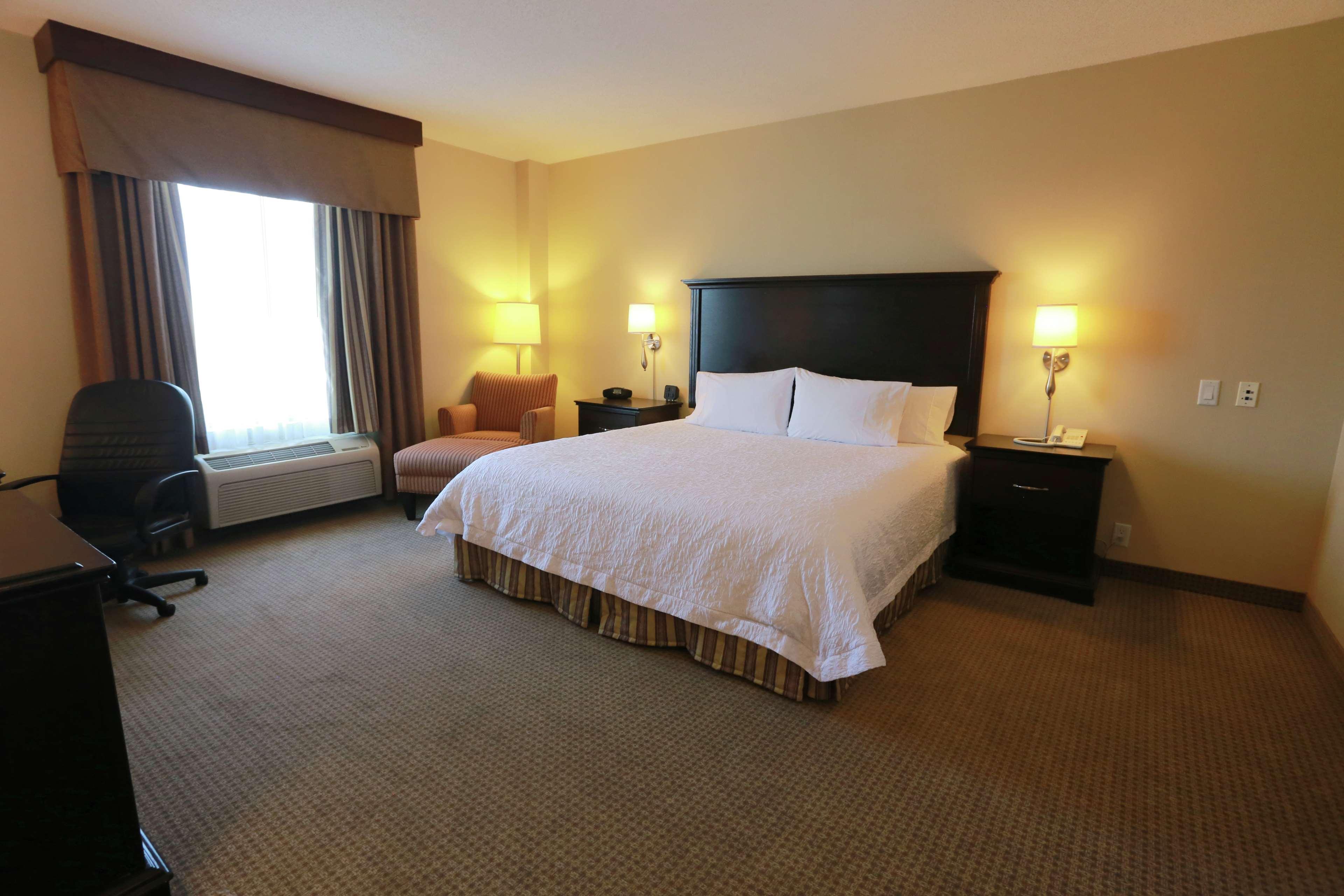 Hampton Inn & Suites לאוול מראה חיצוני תמונה
