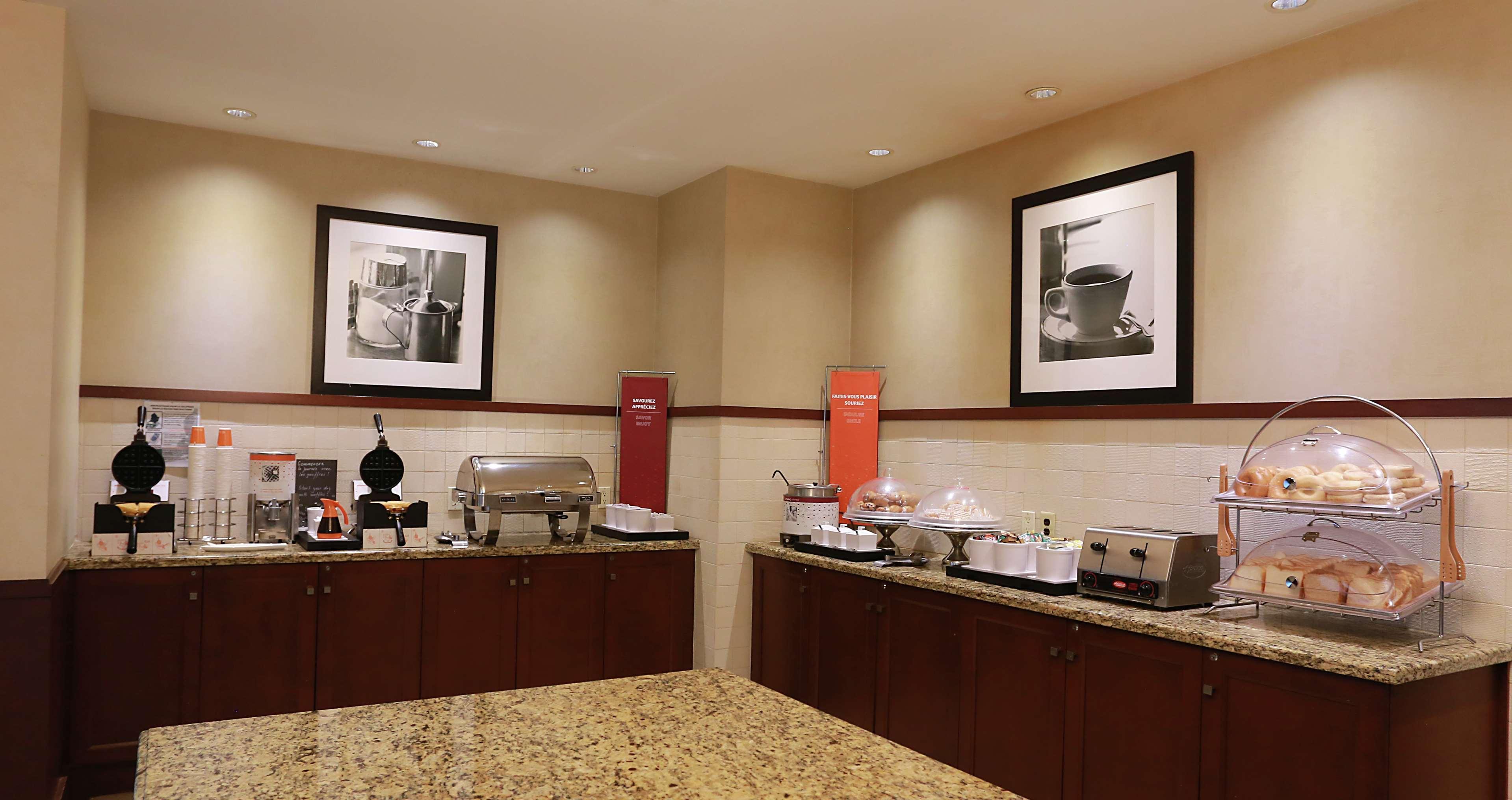 Hampton Inn & Suites לאוול מראה חיצוני תמונה