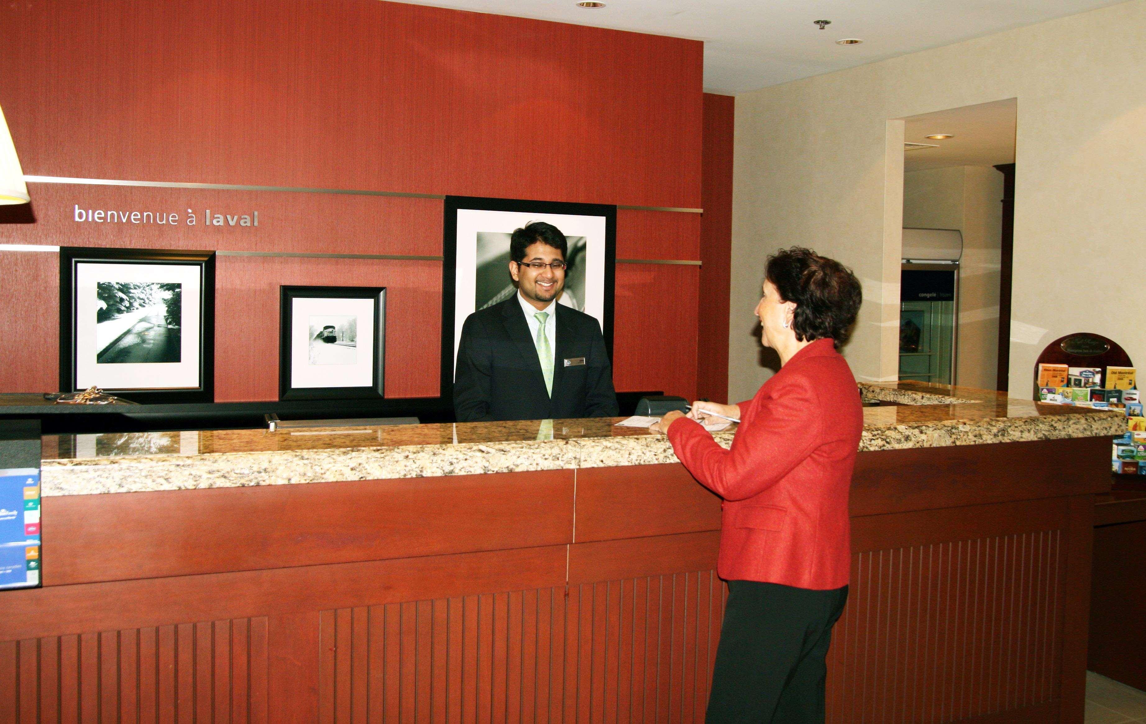 Hampton Inn & Suites לאוול מראה חיצוני תמונה