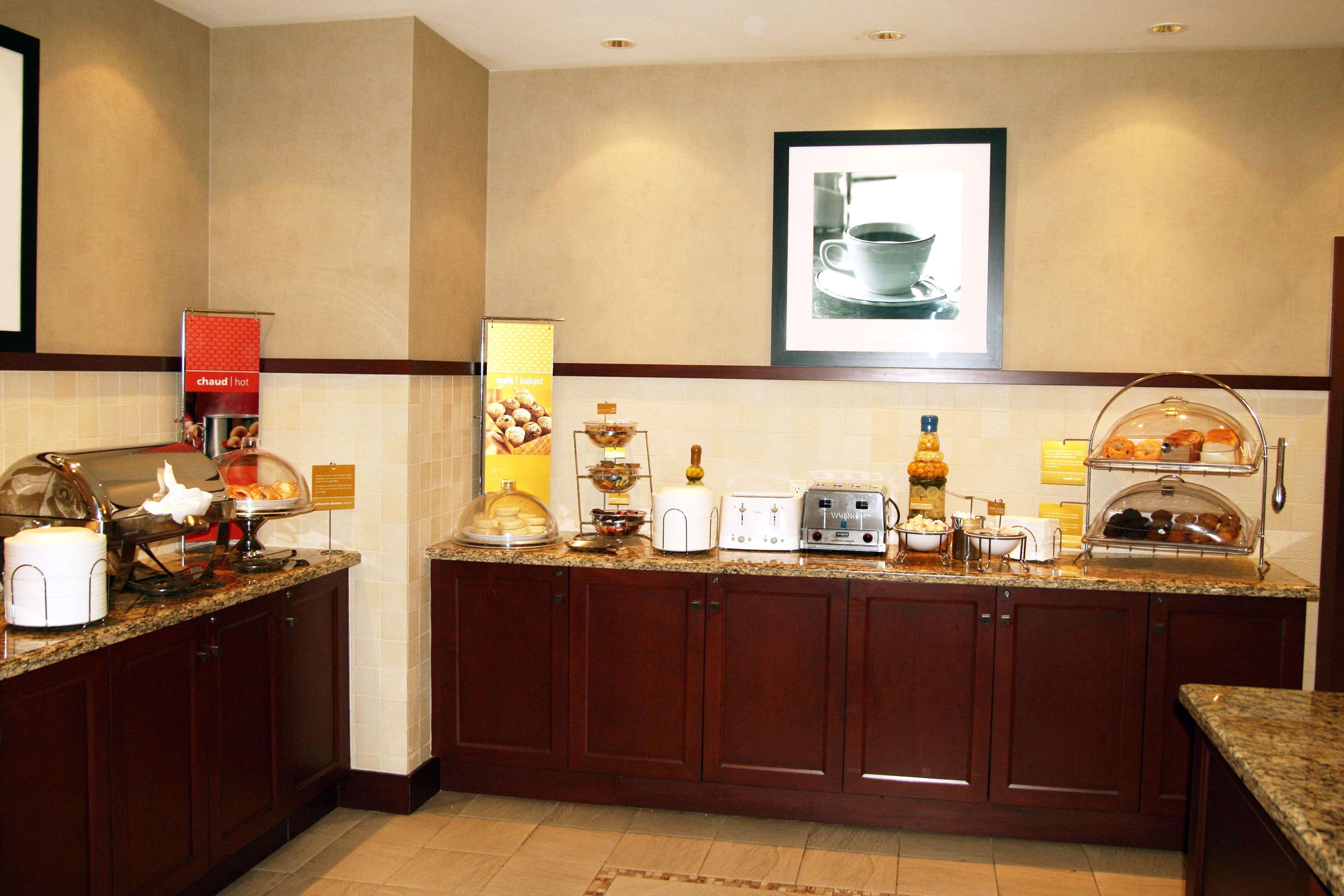 Hampton Inn & Suites לאוול מראה חיצוני תמונה