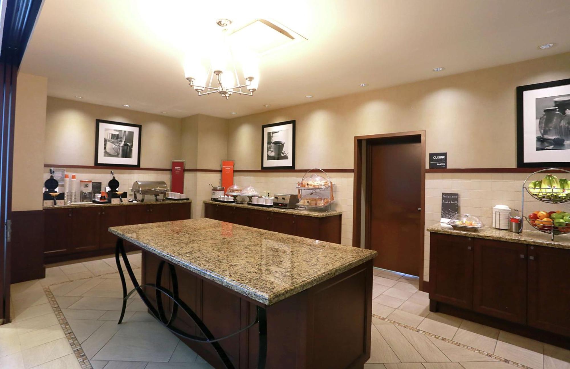 Hampton Inn & Suites לאוול מראה חיצוני תמונה